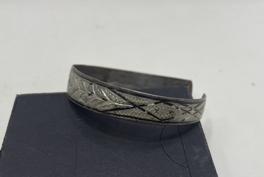 ÜZERİ LALE İŞÇİLİKLİ OSMANLI DÖNEMİ SAVATLI BİLEZİK