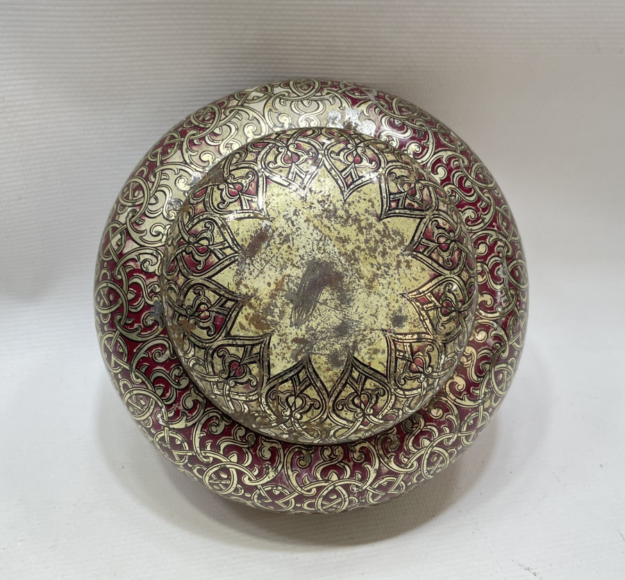 ÜZERİNDE BEKTAŞİ YILDIZI BULUNAN TESLİM TAŞI FORMUNDA ÇOK NADİR HURMA KUTUSU