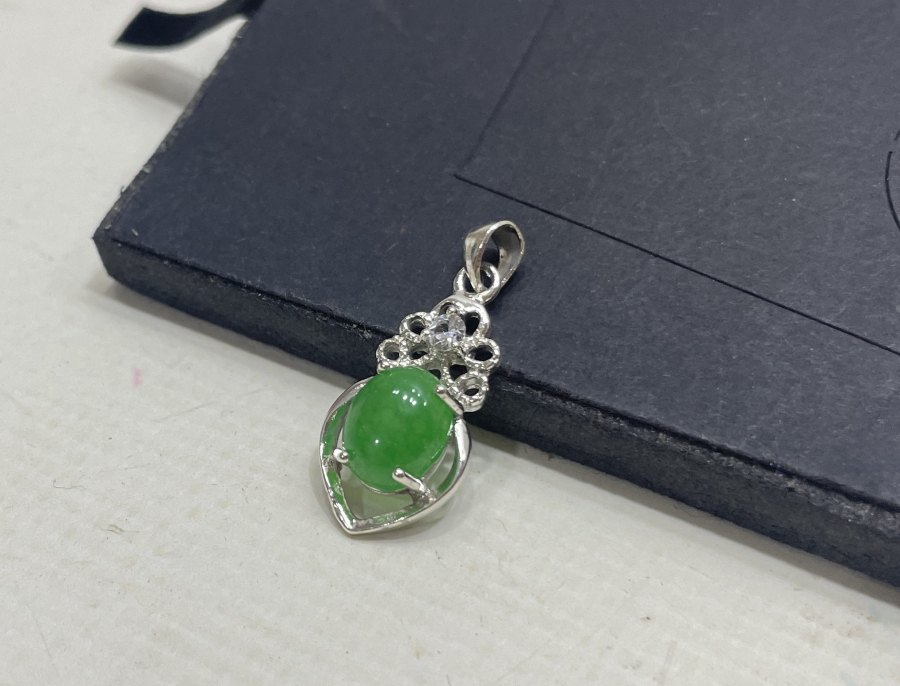 YEŞİM TAŞLI GÜMÜŞ KOLYE UCU