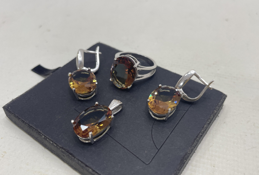 ZULTANİT TAŞLI GÜMÜŞ TAKIM