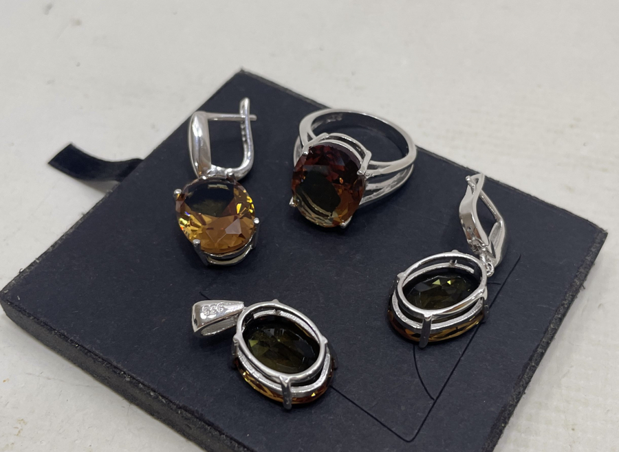 ZULTANİT TAŞLI GÜMÜŞ TAKIM