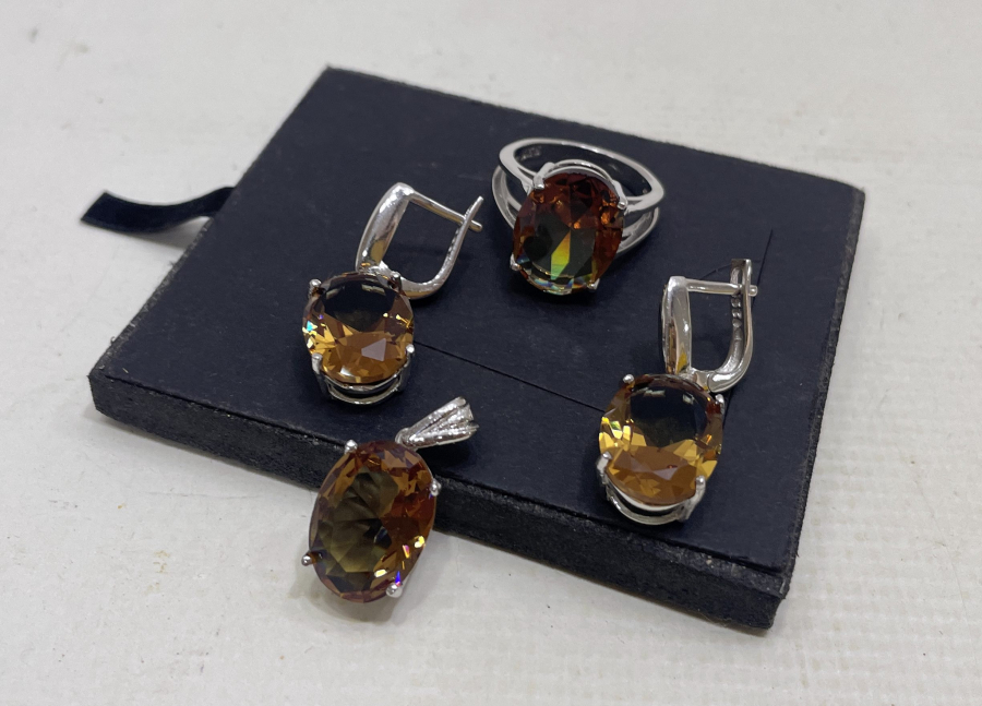 ZULTANİT TAŞLI GÜMÜŞ TAKIM