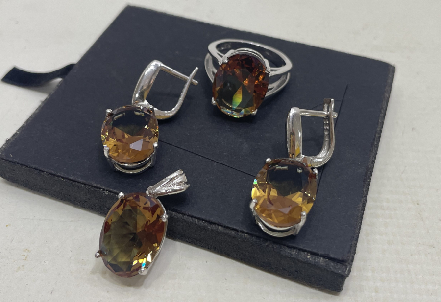 ZULTANİT TAŞLI GÜMÜŞ TAKIM