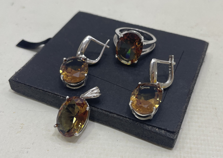 ZULTANİT TAŞLI GÜMÜŞ TAKIM