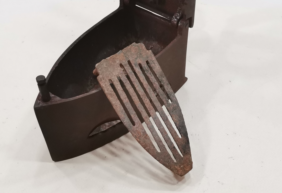 OSMANLI DÖNEMİ IZGARALI DÖKÜM ÜTÜ