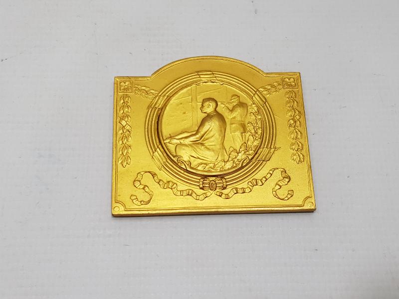 AVCILIKLA İLGİLİ 1946 TARİHLİ MADALYA