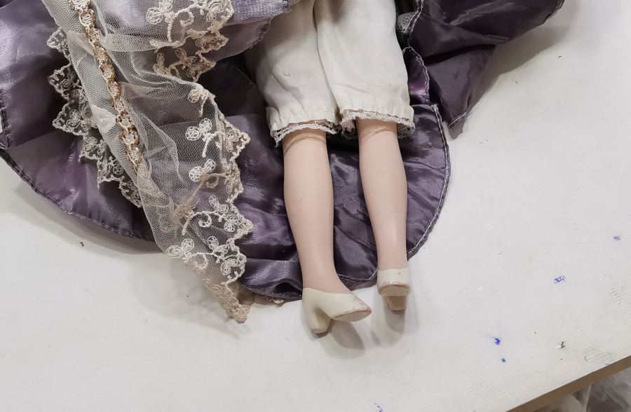 DEV BOY ANTİKA PORSELEN BEBEK