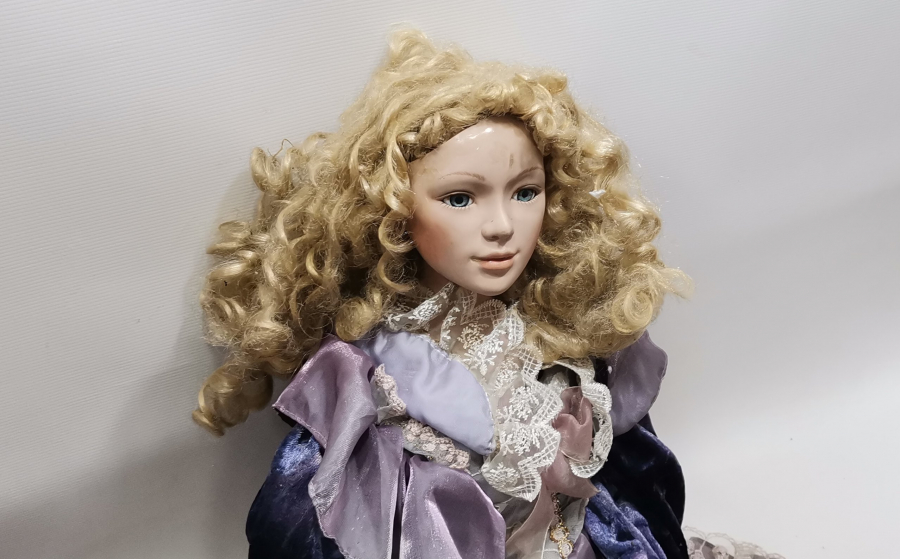 DEV BOY ANTİKA PORSELEN BEBEK