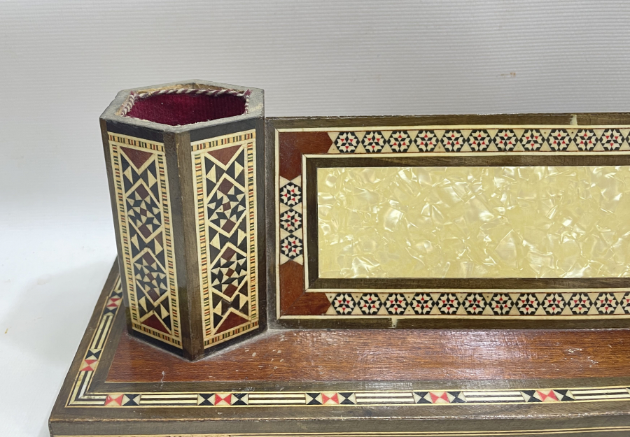 MARKÜTERİ İŞÇİLİKLİ BÜYÜK BOY ANTİKA MASA ÜSTÜ KALEMLİĞİ