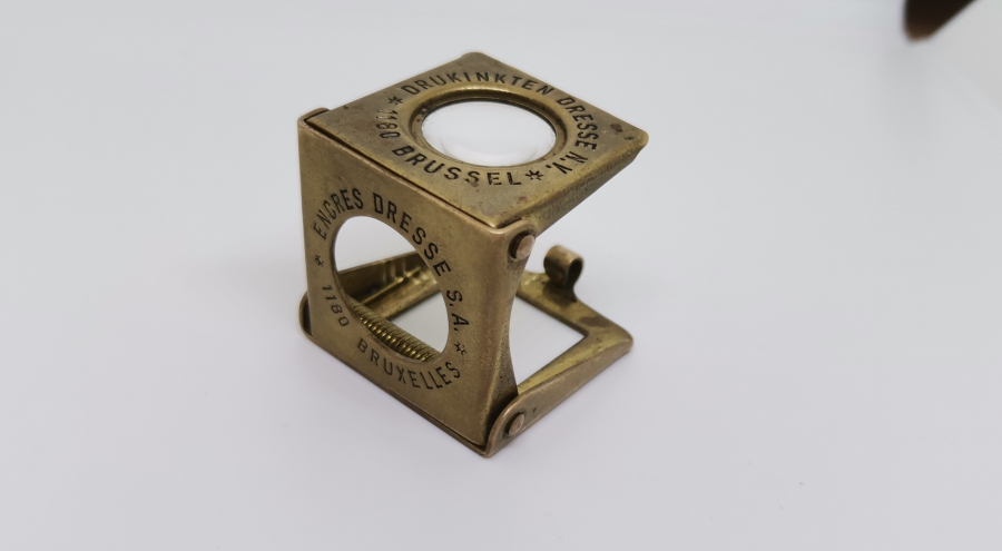 NADİR FORMDA ANTİKACI BÜYÜTECİ