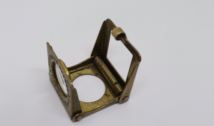 NADİR FORMDA ANTİKACI BÜYÜTECİ