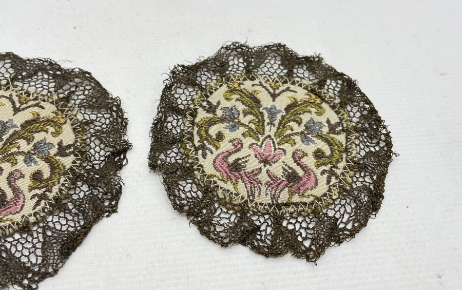 OSMANLI DÖNEMİ GÜMÜŞ SIRMA İŞÇİLİKLİ LEVANTEN İŞİ ÇİFT GOBLEN BARDAK ALTLIĞI