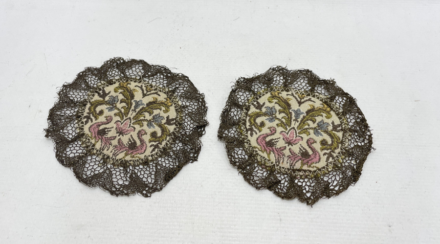 OSMANLI DÖNEMİ GÜMÜŞ SIRMA İŞÇİLİKLİ LEVANTEN İŞİ ÇİFT GOBLEN BARDAK ALTLIĞI