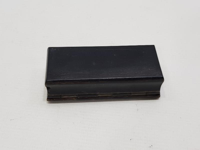 OSMANLI DÖNEMİ ÜZERİ SEDEF İŞÇİLİKLİ BOYNUZ ENFİYE KUTUSU