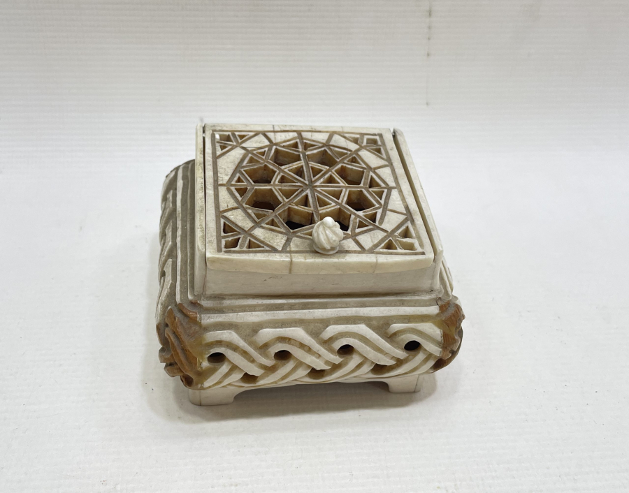 TAMAMI EL YAPIMI KEMİK VE KUKADAN MAMUL ANTİKA TESPİH KUTUSU