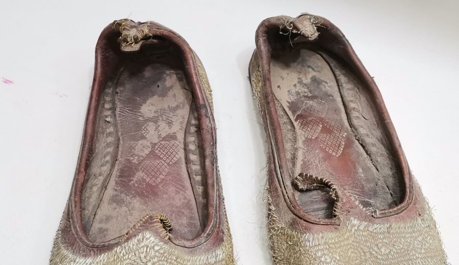 DERİ ÜZERİ GÜMÜŞ SIRMA İŞÇİLİKLİ GELİN ÇARIĞI