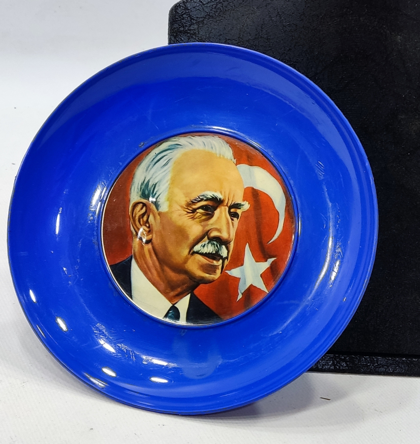 İSMET İNÖNÜ GÖRSELLİ ANTİKA MELAMİN DUVAR TABAĞI