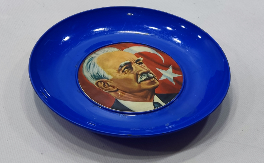 İSMET İNÖNÜ GÖRSELLİ ANTİKA MELAMİN DUVAR TABAĞI