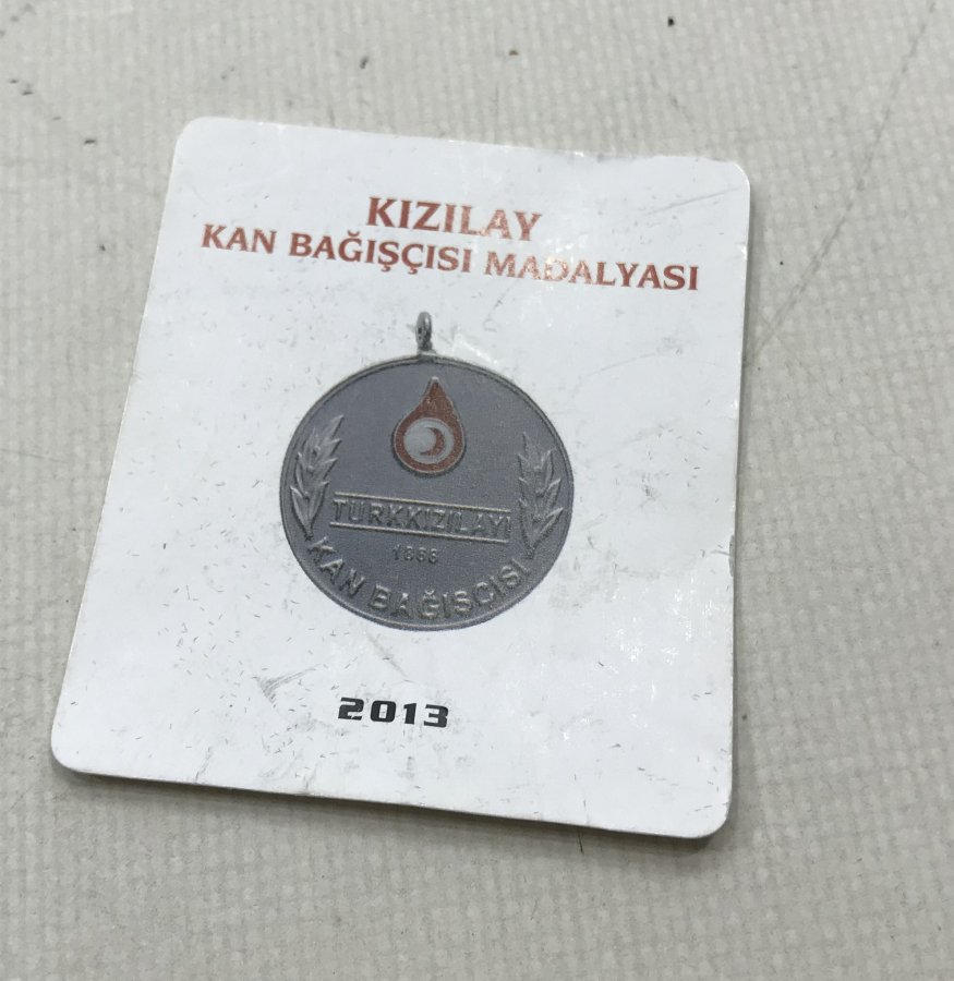 ORJİNAL KUTUSUNDA GÜMÜŞ KIZILAY KAN BAĞIŞÇISI MADALYA
