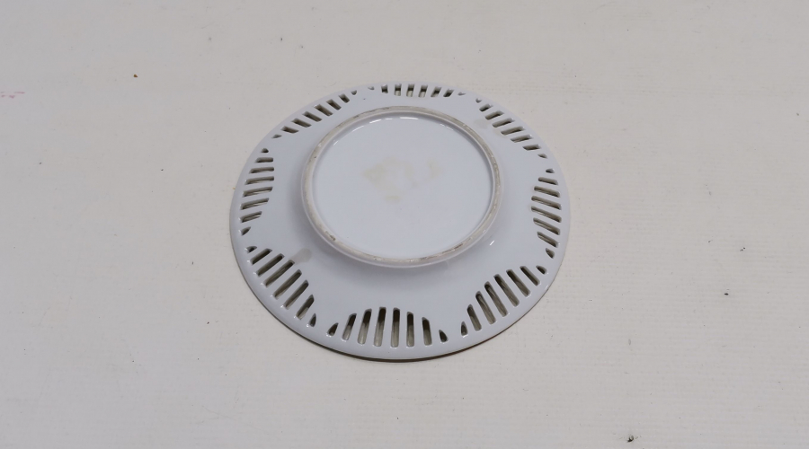 ALTIN VERMEYLİ VE EL BOYAMA PORSELEN İKRAMLIK