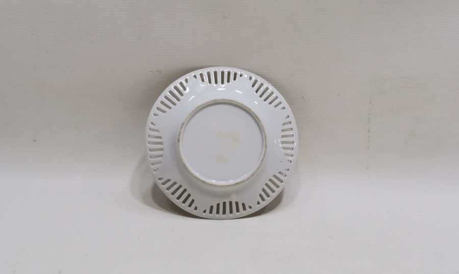 ALTIN VERMEYLİ VE EL BOYAMA PORSELEN İKRAMLIK