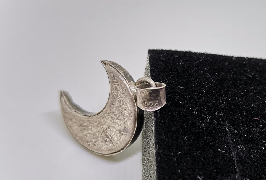 İÇİNDE DUASI İLE HİLAL FORMUNDA GÜMÜŞ CEVŞEN-İ KEBİR