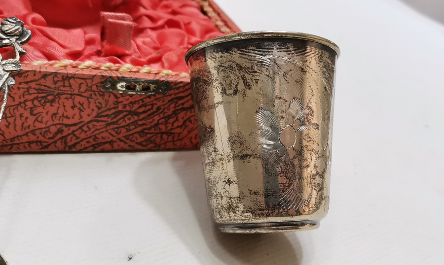 ORJİNAL KUTUSUNDA ANTİKA GÜMÜŞ MAMA TAKIMI 