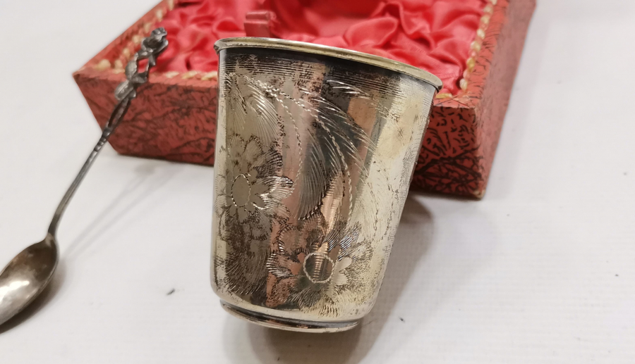 ORJİNAL KUTUSUNDA ANTİKA GÜMÜŞ MAMA TAKIMI 