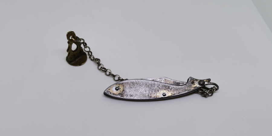 ORJİNAL MÜHRÜ İLE OSMANLI DÖNEMİ BALIK FORMUNDA SAATÇİ ÇAKISI