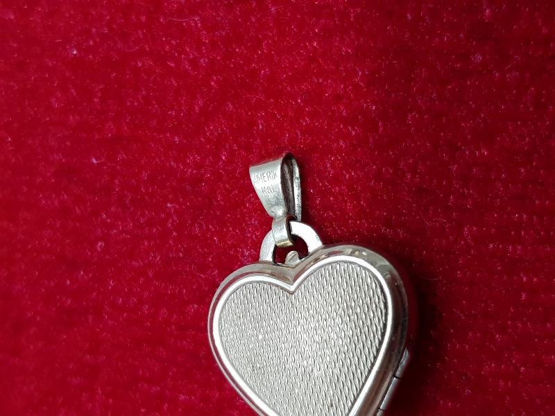 YAKUT TAŞLI KALP FORMLU ANTİKA RESİMLİK