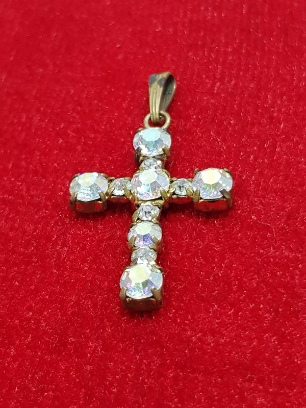 ZİRKON TAŞLARLA SÜSLÜ ANTİKA HAÇ KOLYE UCU