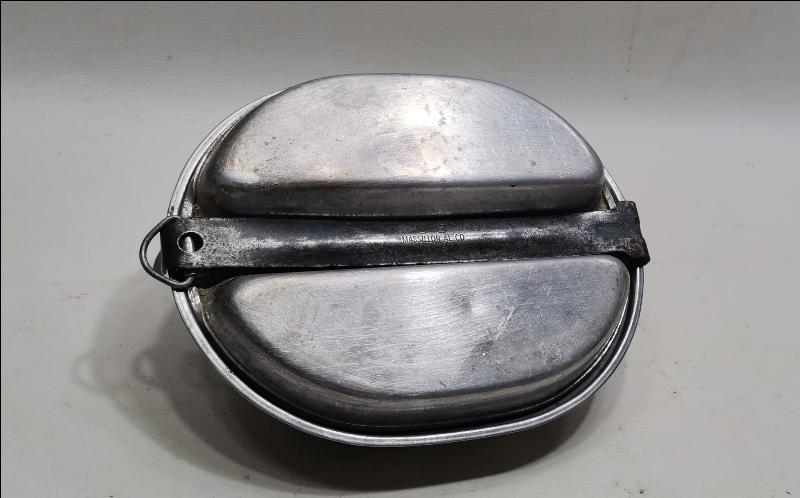 2. DÜNYA SAVAŞI DÖNEMİ 1945 TARİHLİ ASKERİ YEMEK SETİ 