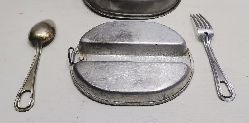 2. DÜNYA SAVAŞI DÖNEMİ 1945 TARİHLİ ASKERİ YEMEK SETİ 