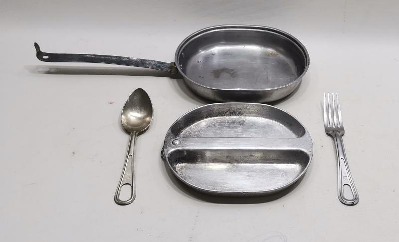 2. DÜNYA SAVAŞI DÖNEMİ 1945 TARİHLİ ASKERİ YEMEK SETİ 