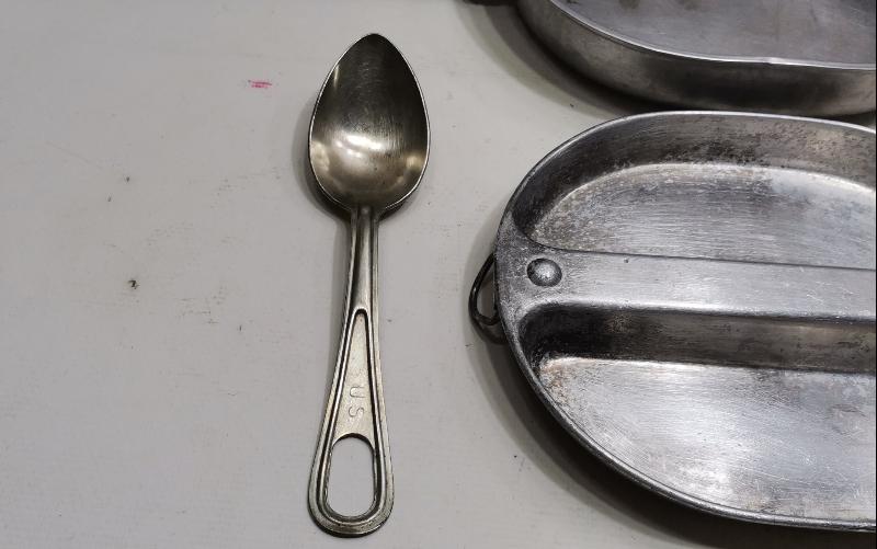 2. DÜNYA SAVAŞI DÖNEMİ 1945 TARİHLİ ASKERİ YEMEK SETİ 