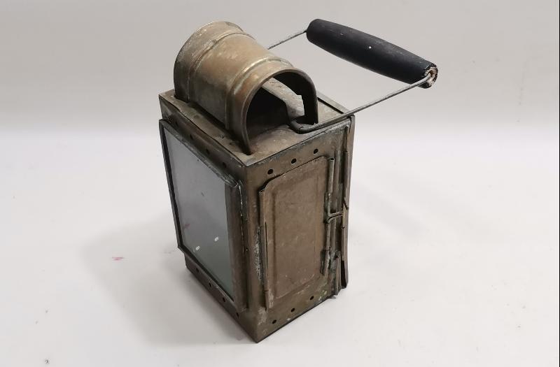 ANTİKA DEMİRYOLU FENERİ 