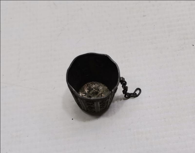 GÜHERSE İŞÇİLİKLİ ANTİKA GÜMÜŞ TERZİ YÜKSÜĞÜ