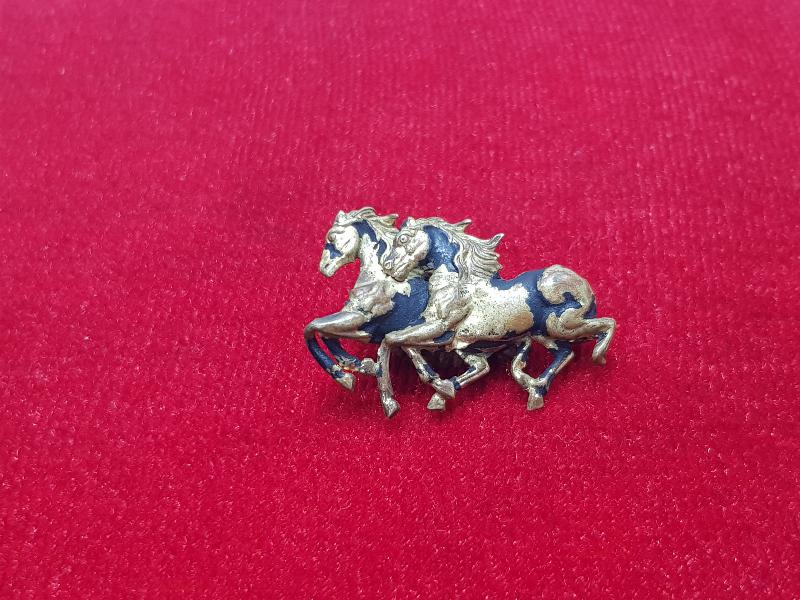 KOŞAN İKİ AT TEMALI ANTİKA BROŞ 