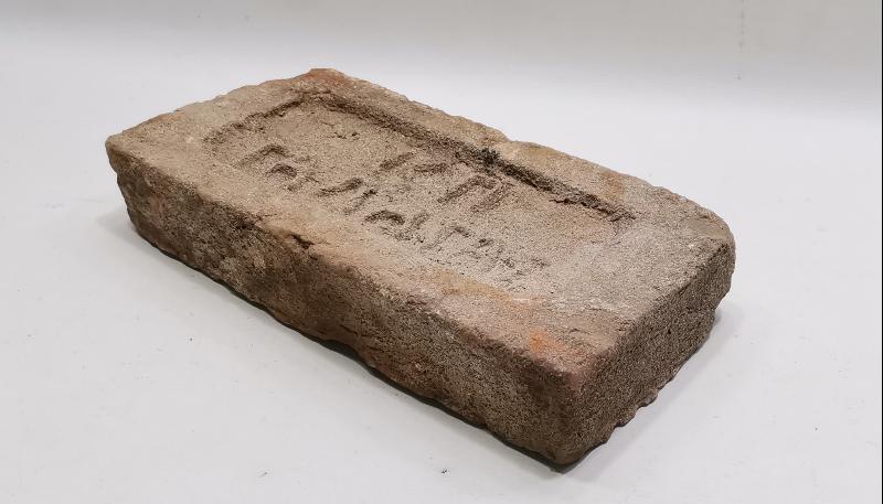 OSMANLI DÖNEMİ RUMCA GALATA YAZILI TUĞLA