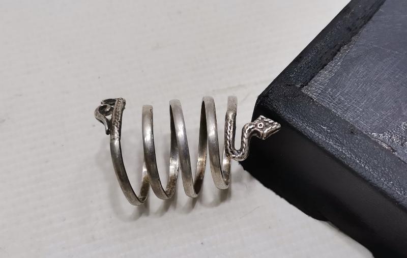 YILAN FORMLU GÜMÜŞ YÜZÜK