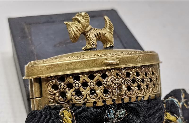 OSMANLI DÖNEMİ AVRUPA YAPIMI NADİR FORMDA BOZUK PARA CÜZDANI 