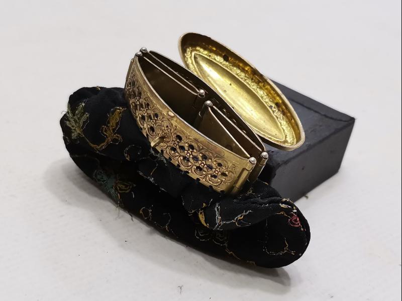 OSMANLI DÖNEMİ AVRUPA YAPIMI NADİR FORMDA BOZUK PARA CÜZDANI 