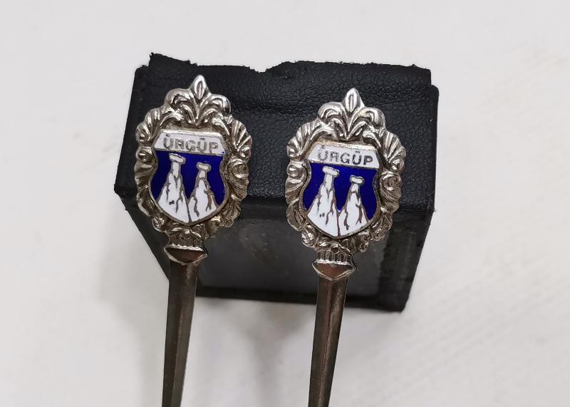 ÜRGÜP PERİBACALARI TEMALI MİNELİ BİR ÇİFT ÇAY KAŞIĞI