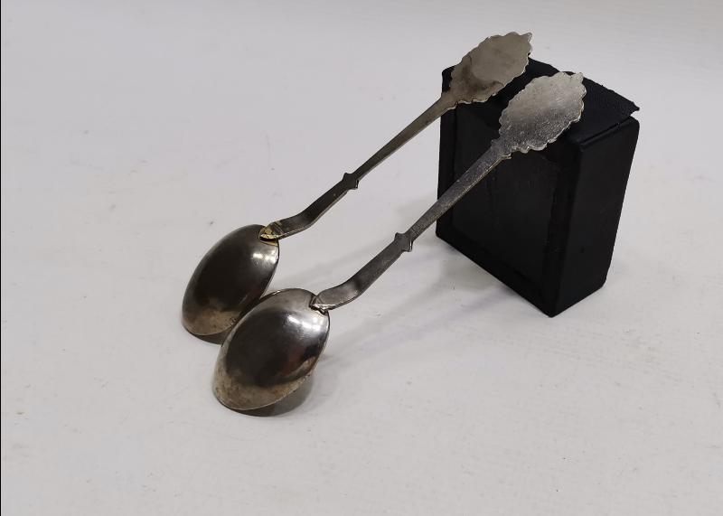 ÜRGÜP PERİBACALARI TEMALI MİNELİ BİR ÇİFT ÇAY KAŞIĞI