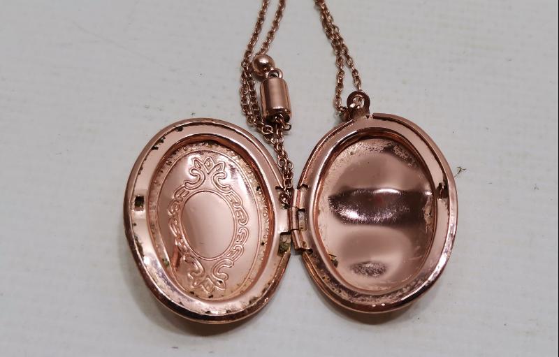 ANTİKA ALTIN KAPLAMA RESİMLİK KOLYE