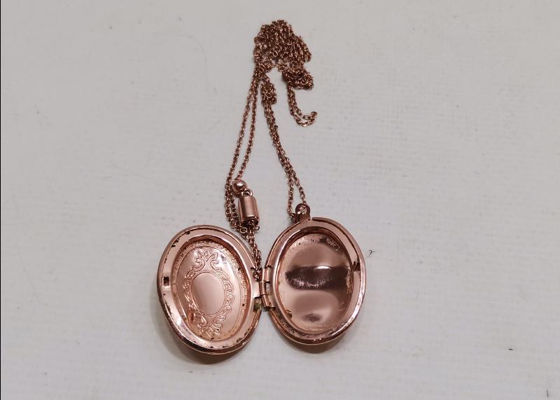 ANTİKA ALTIN KAPLAMA RESİMLİK KOLYE