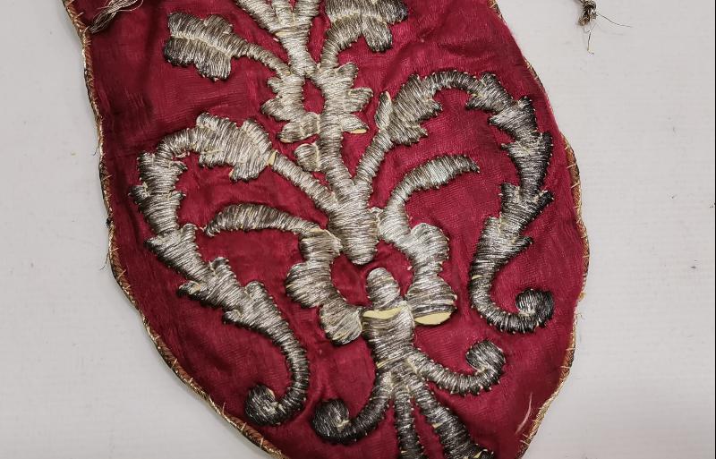 OSMANLI DÖNEMİ ALTIN SIRMA İŞLEMELİ BİNDALLI PARA KESESİ