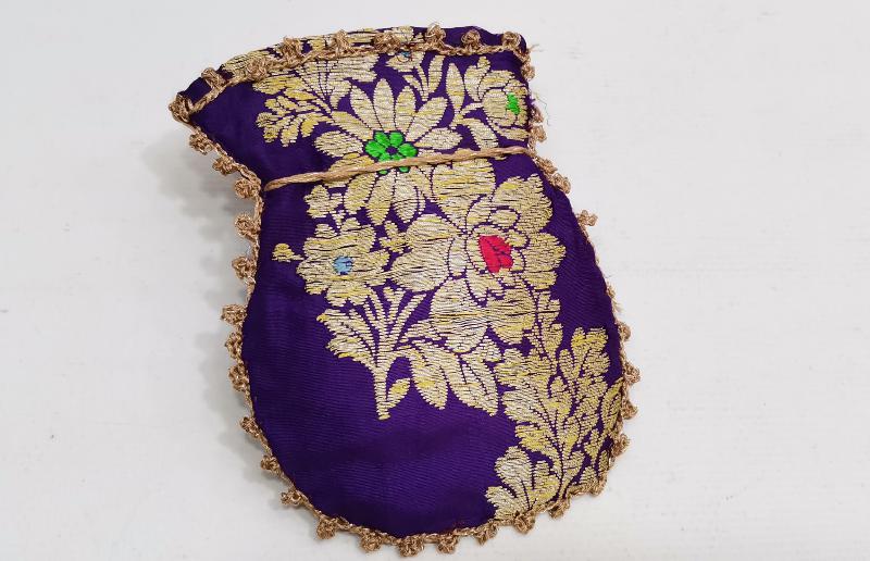 OSMANLI DÖNEMİ ALTIN SIRMA İŞLEMELİ MOR RENKLİ ELMASİYE KESE