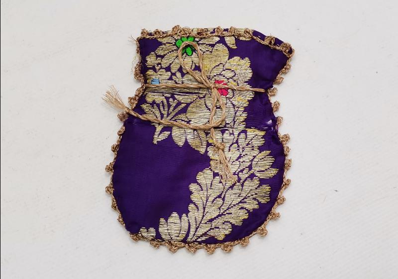 OSMANLI DÖNEMİ ALTIN SIRMA İŞLEMELİ MOR RENKLİ ELMASİYE KESE