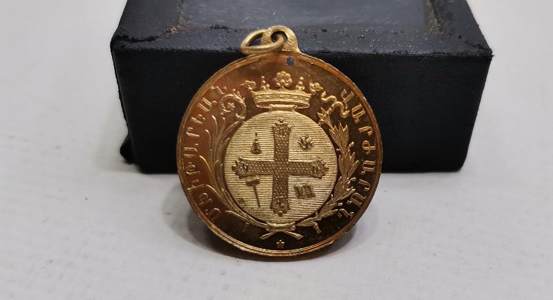 OSMANLI DÖNEMİ ERMENİ PANGALTI MİKİTERYAN LİSESİ MADALYONU